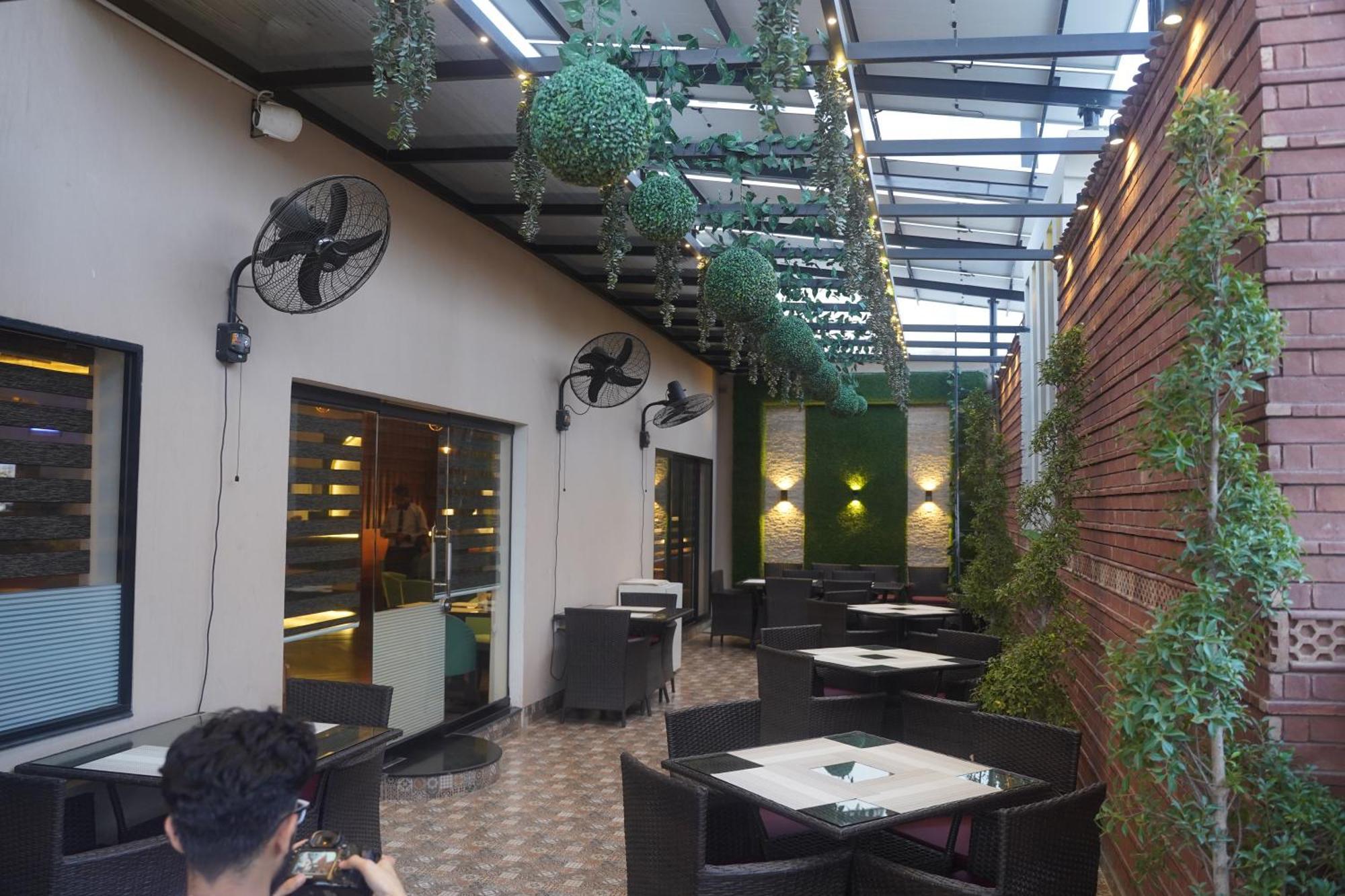 Swarg Hotel Sahiwal Dış mekan fotoğraf